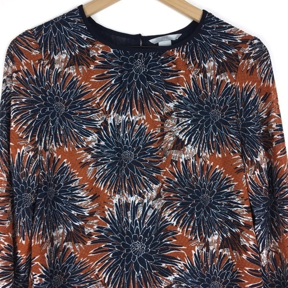 H&M Blouse Top Floral Sheer Flowy Long Sleeve Textured Lightweight Size 8 NWT - Picture 2 of 11